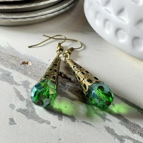 Faceted Emerald Green Crystal Antique Bronze Filigree Teardrop Earrings - Picture 6 of 8